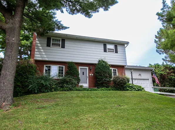 31 Addoms St, Plattsburgh, NY 12901