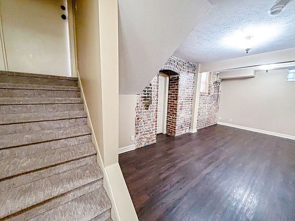 5th image of 606 N 33rd St APT 1-B