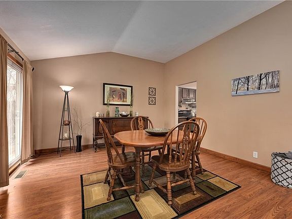 5th image of 22285 Sycamore Dr
