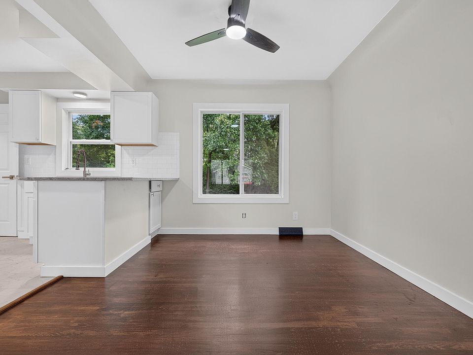 1652 Charleston Ave, photo 9