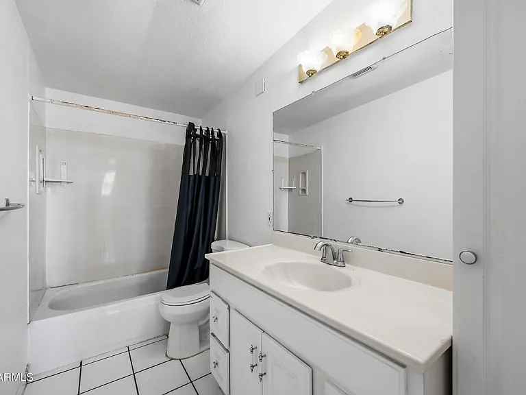 3905 W Almeria Rd #2 — Photo 13