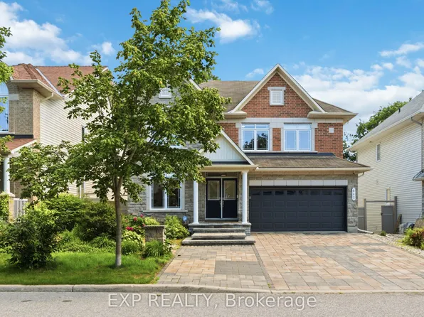 643 New Liskeard Cres, Ottawa, ON K2J 0N3