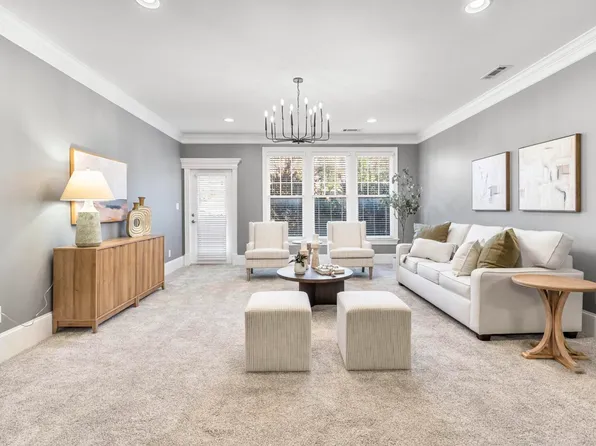 913 Portstewart Dr, Cary, NC 27519