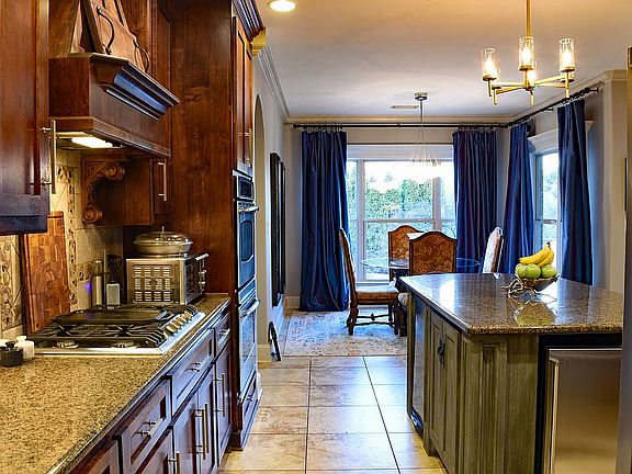 3rd image of 1905 Wellington Village Rd