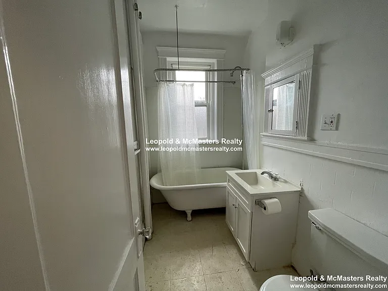 120 Warren St #18 — Photo 5