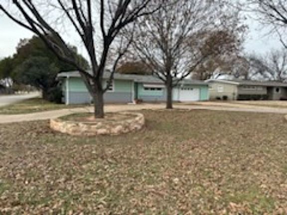 2nd image of 4616 Lake Park Dr