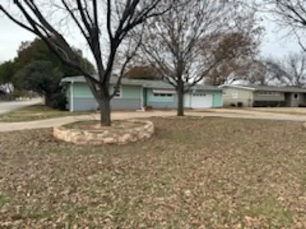 4616 Lake Park Dr, Wichita Falls, TX 76302