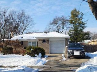 114 N Elm St, Mount Prospect, IL 60056