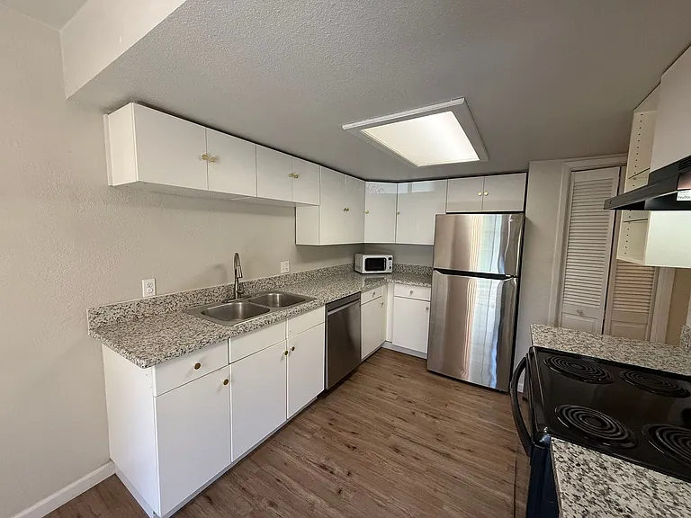 3701 Colonial Dr #201 — Photo 11