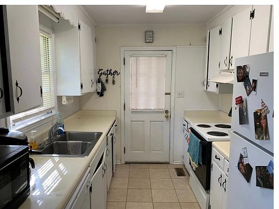 5th image of 34 Loganberry Cir