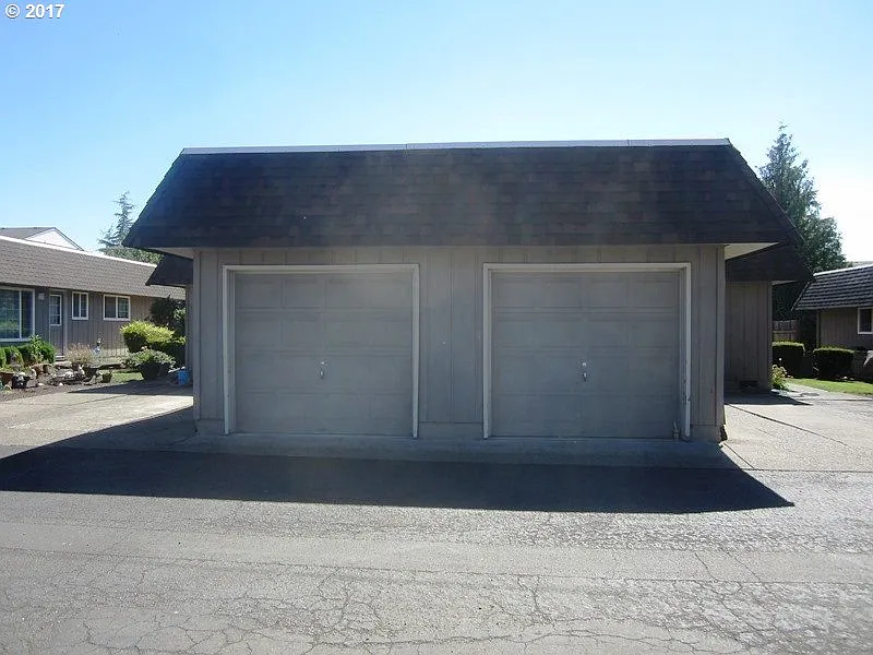 3526 Chiefs Ct NE photo 1