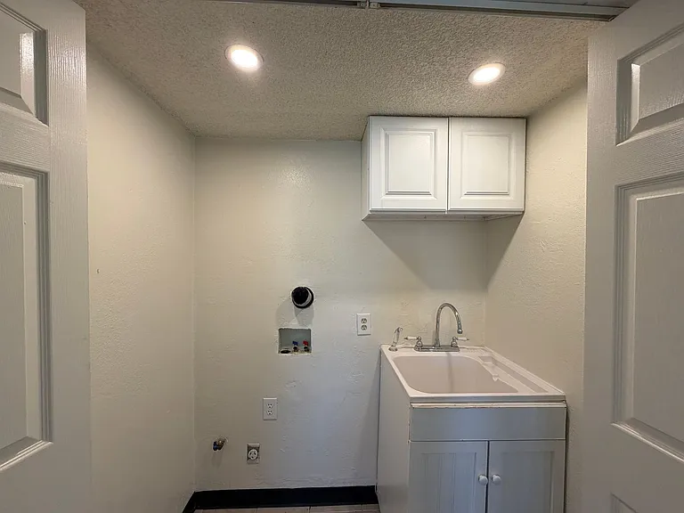1011 Oleander Ave — Photo 11