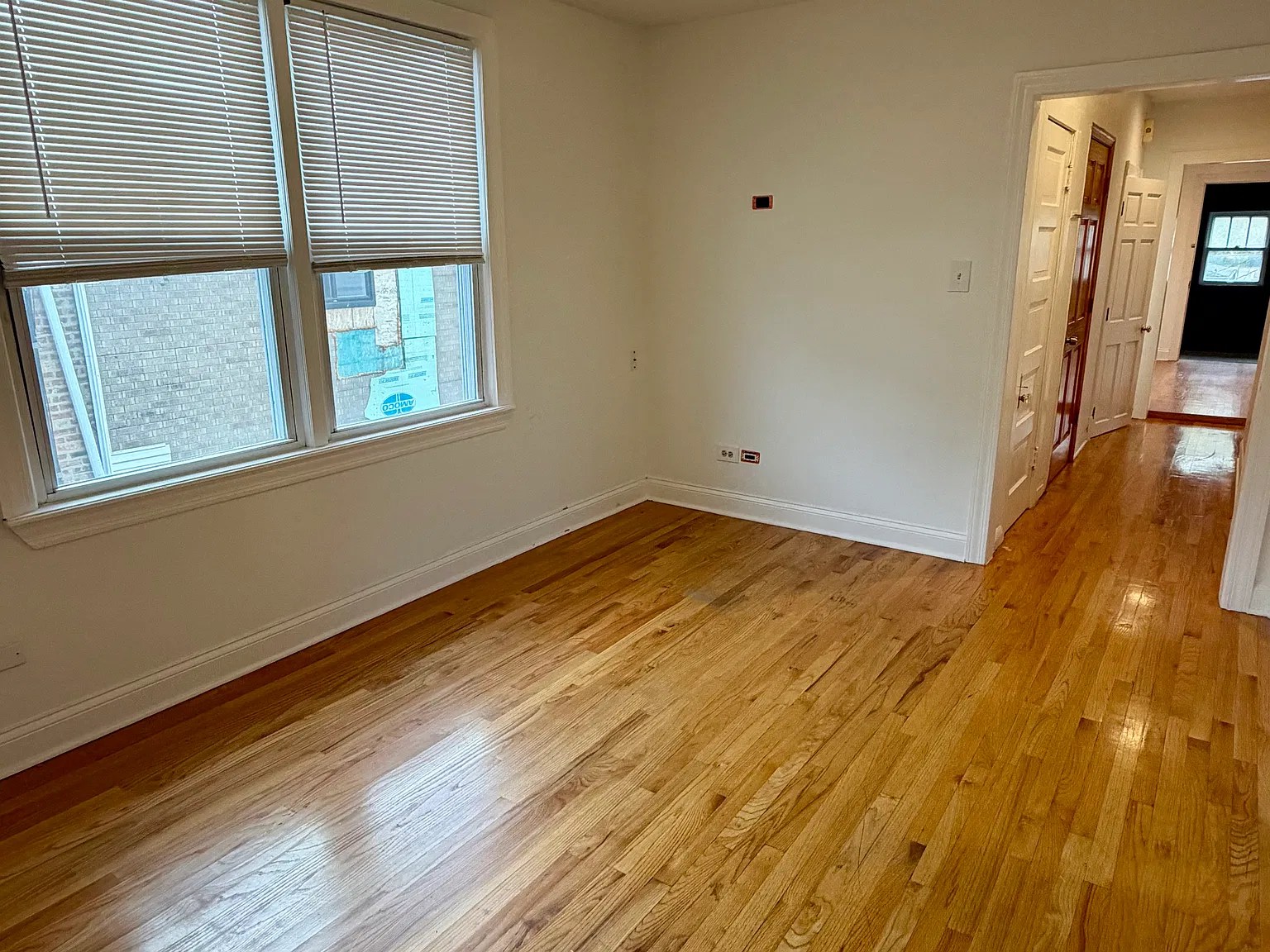 3318 N Kilbourn Ave — Photo 3