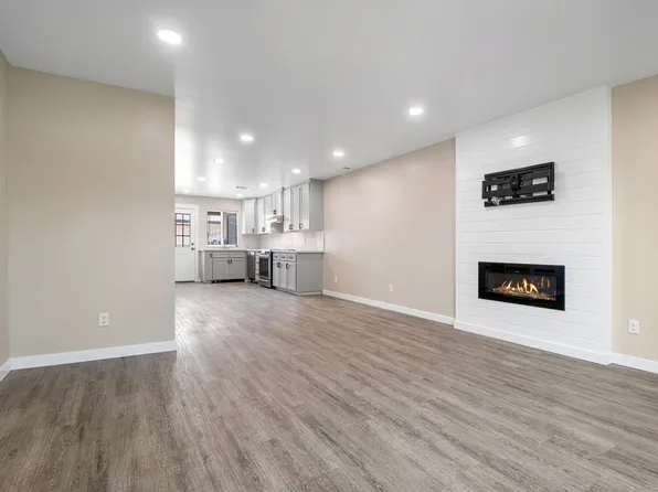 5820 W Hillsdale Ave #20, Visalia, CA 93291