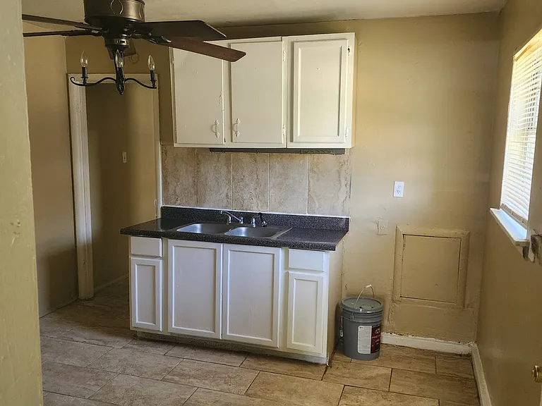 306 E Waldorf Ave #2 — Photo 2