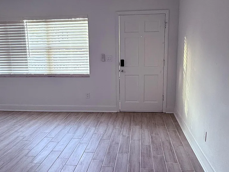 1810 New Hampshire Ave NE — Photo 9