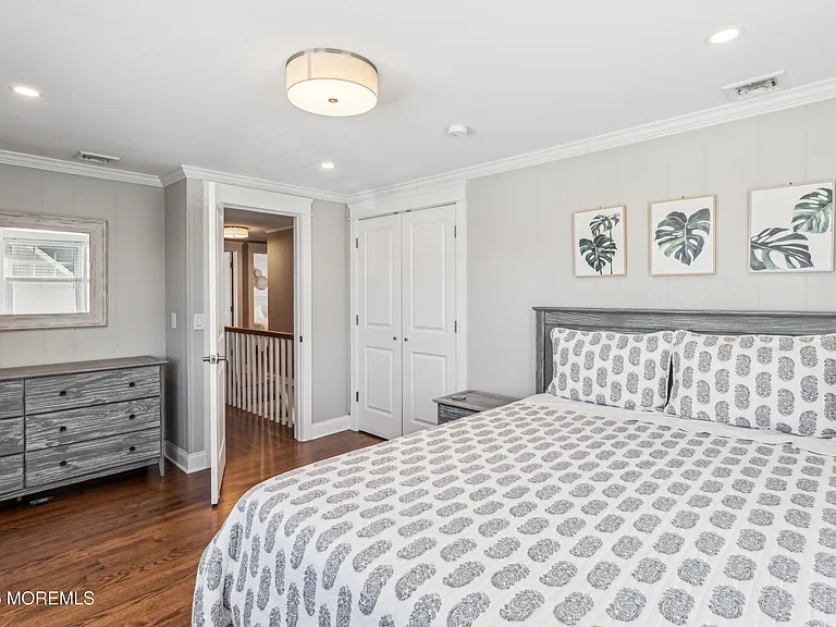 242 Curtis Point Dr — Photo 20