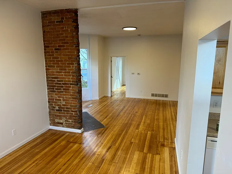 808 Des Moines St #810-1 — Photo 2