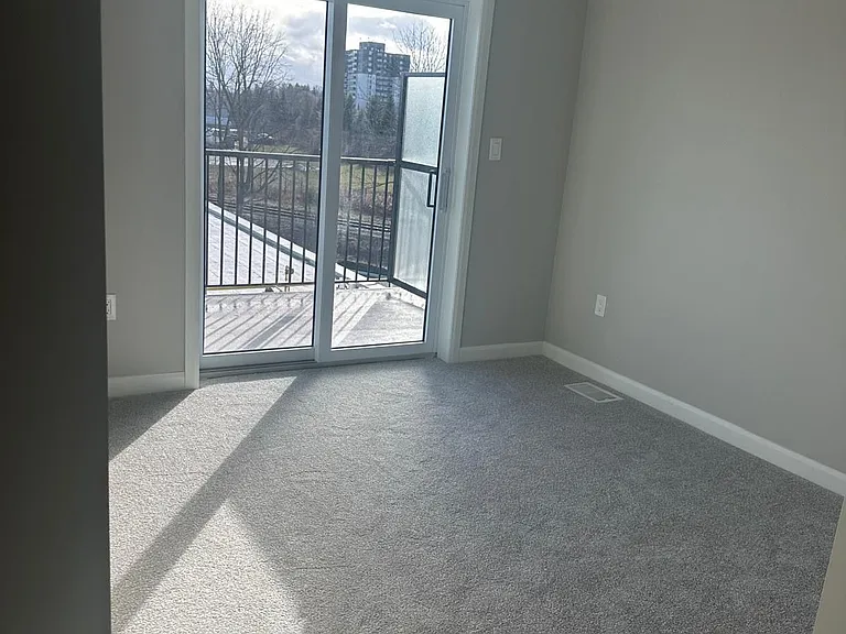 708 Woolwich St #212 — Photo 5