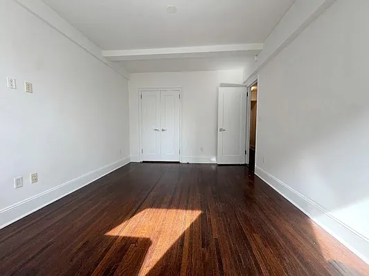 Bedroom, photo 1