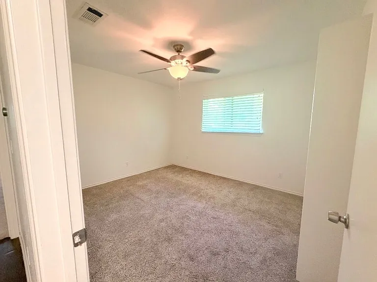 3433 Lynbrook Dr — Photo 16