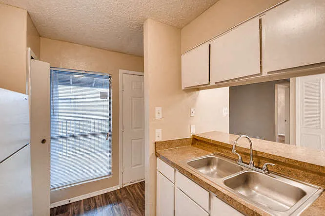 MARFA Apartments — Photo 23