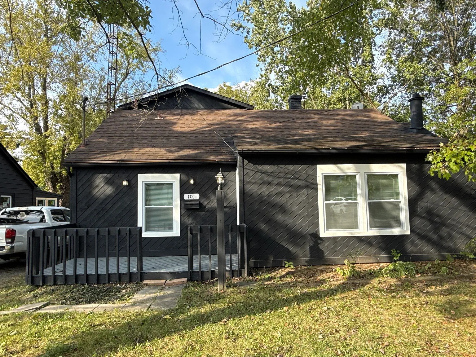 101 Highlawn Ave — Photo 1