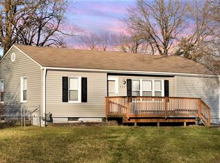 904 Chestnut St, Greenwood, MO 64034