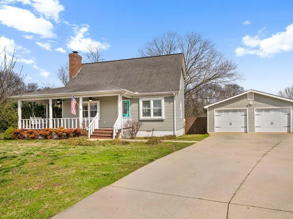 106 Elm St, Chatsworth, GA 30705