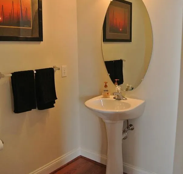 902 Kestrel Ct — Photo 18