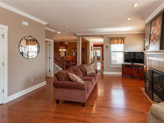 5th image of 8838 Carver Dr
