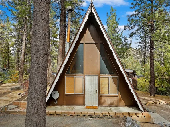 1540 Twin Lakes Dr, Wrightwood, CA 92397