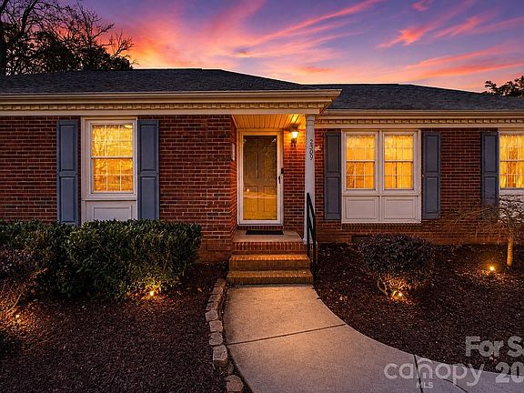 3rd image of 2309 Amity Ave