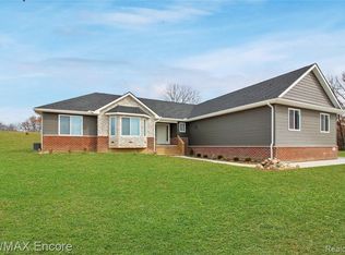 569 Pheasant Ridge Ct, Ortonville, MI