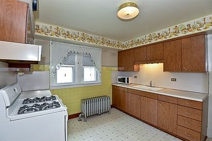 3rd image of 907 N 11th Ave