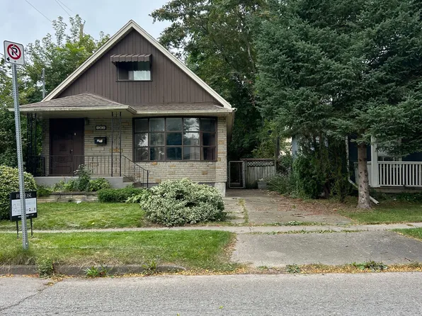 182 York St, Saint Catharines, ON L2R 6G2