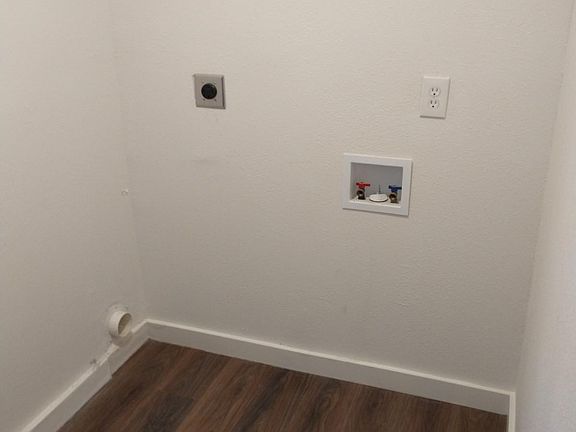 5th image of 614 Barberry St #101