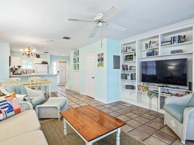 Living area alt. view