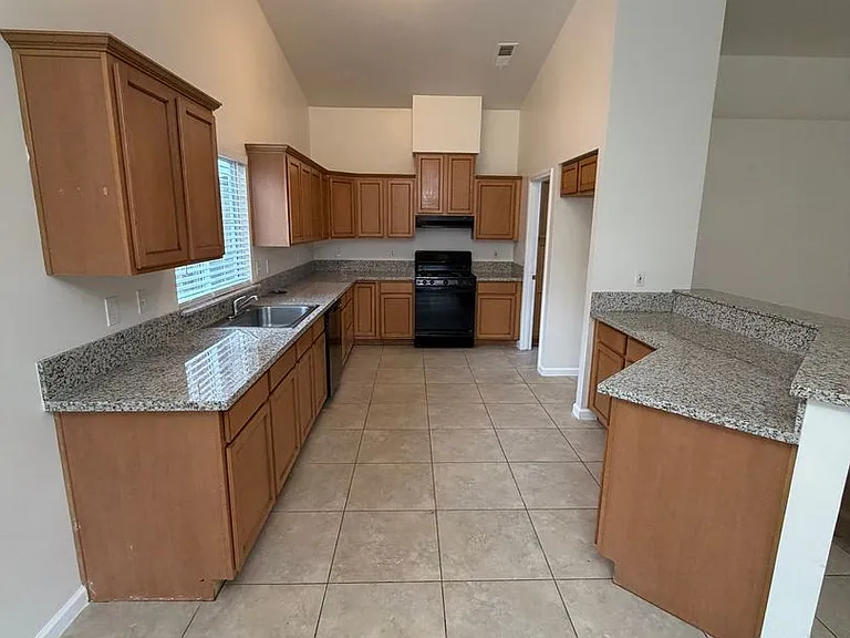 2892 Florence Ave — Photo 5