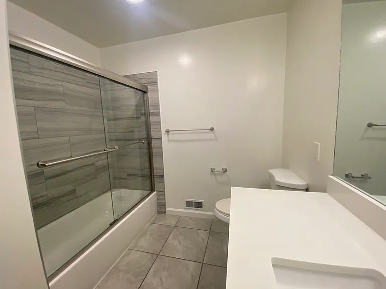 162 Roosevelt Ave #1 — Photo 24