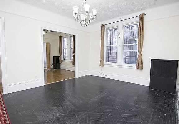 3rd image of 21-35 29th St #1