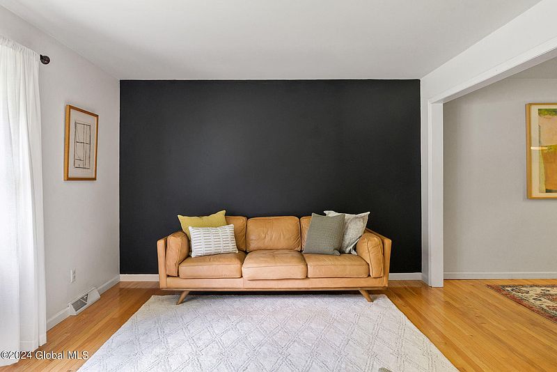 5th image of 67 Meadow Rue Place