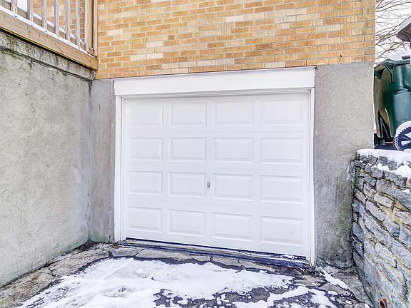 4th image of 2365 Golf Dr