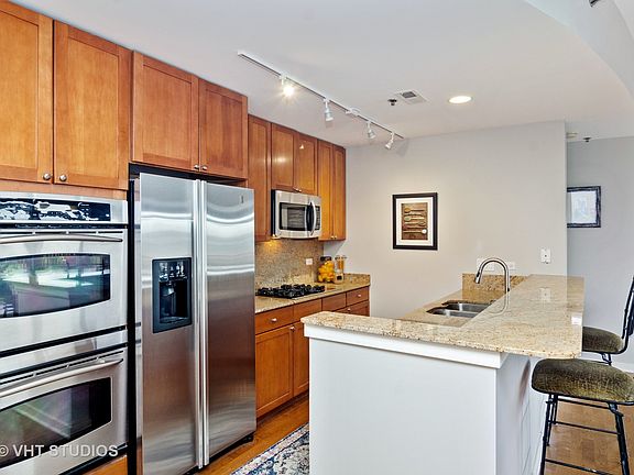 5th image of 600 W Drummond Pl APT 413