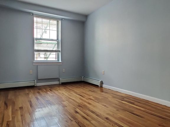 3rd image of 2806 Webb Ave #4
