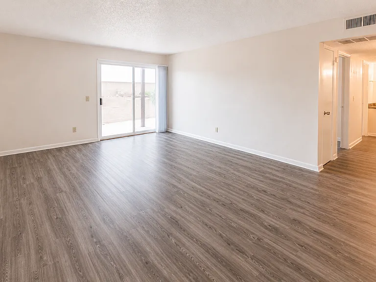 Woodside Village Apartments — Photo 12