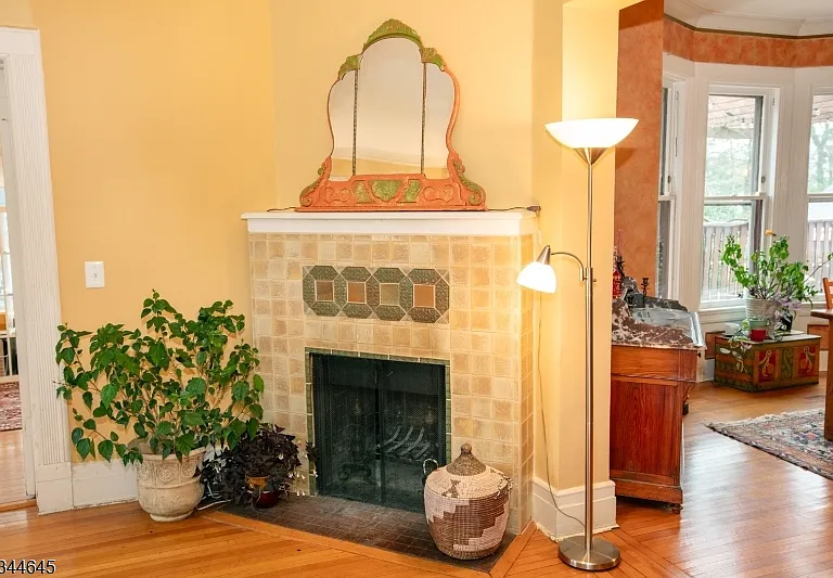 110 Montclair Ave — Photo 10