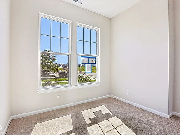 5th image of 15869 Snowdon Rd