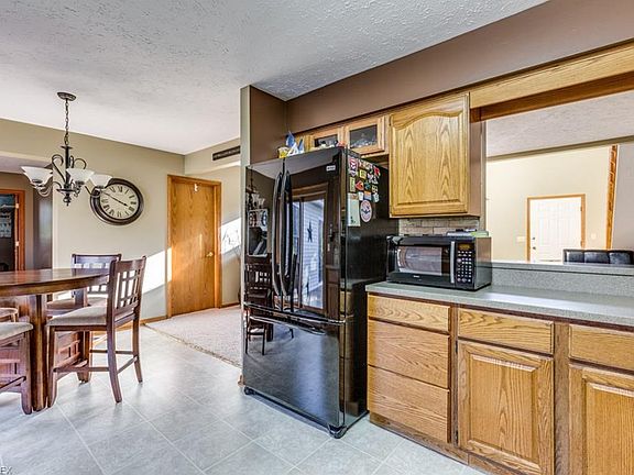 3rd image of 6989 Weatherby Dr