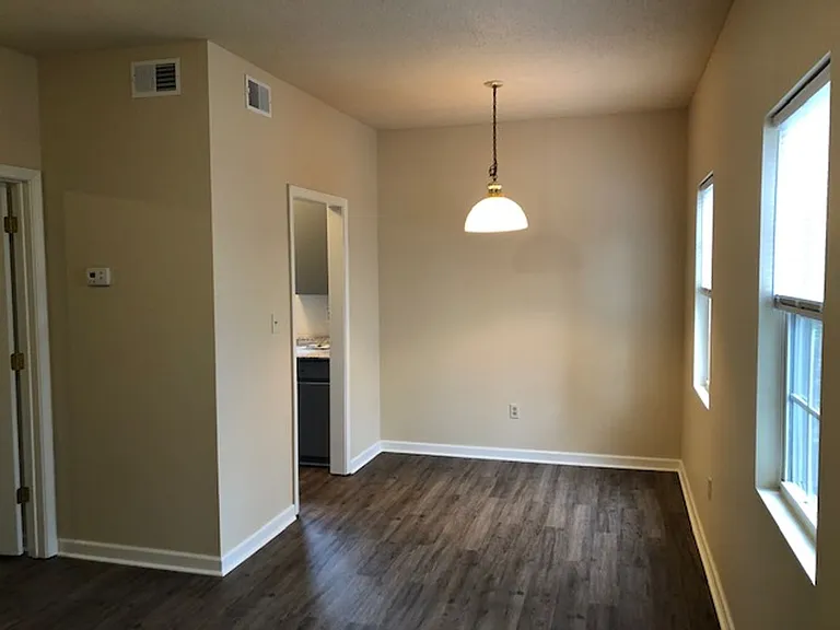 1107 Anderson St — Photo 18